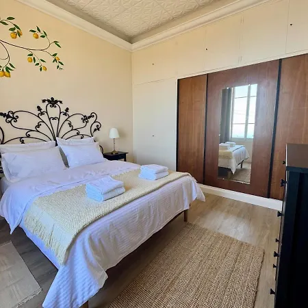 With Stunning Views קאפ ד'איי