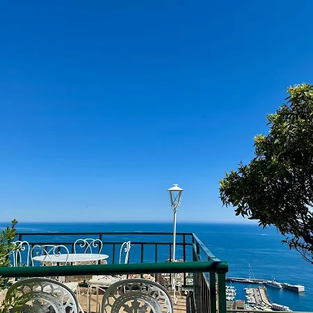 With Stunning Views Villa Cap-d'Ail